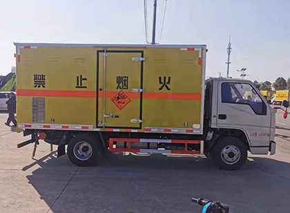 余杭爆破器材运输车工人安全操作规范与智能技术保障